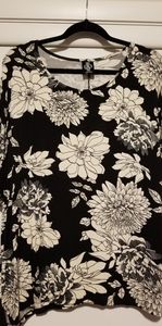 Floral shirt with stretch.